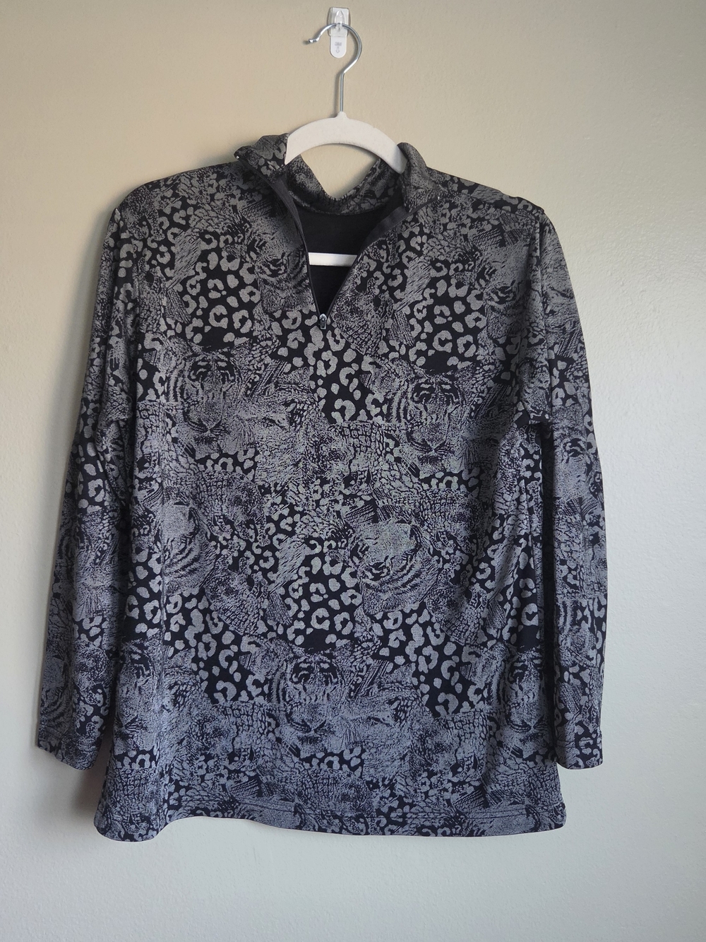 Kyoung Jin Black & Gray Animal Print Long-Sleeve Top